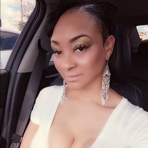 Meet your Posher, Raquel